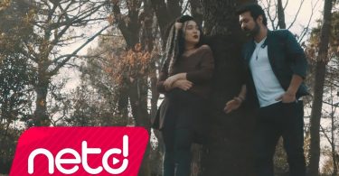 Ceren Atakurt & Bertan Coşar - Güneşle Ay Şarkı Sözleri